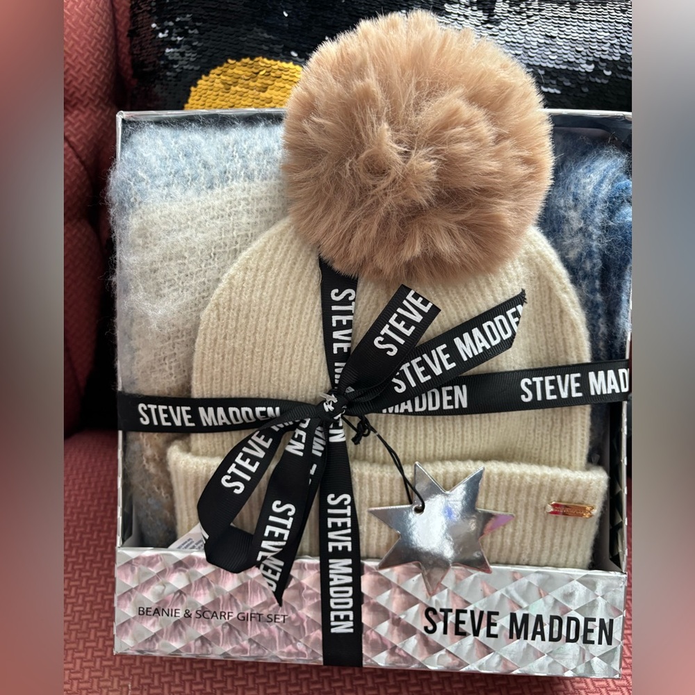 New in box Steve madden Hat and Scarf set